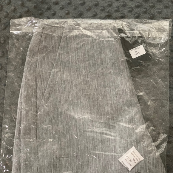 Very J Scalloped Grey Shorts Size Small  BRAND NEW - Picture 3 of 5